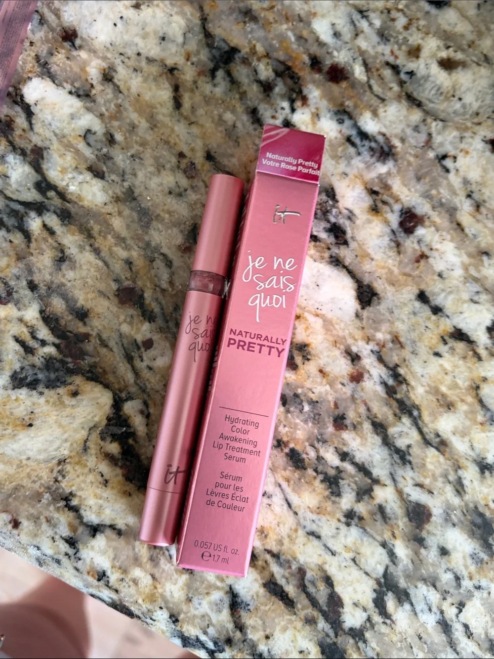 ❤️💋IT Cosmetics Naturally Pretty Je Ne Sais Quoi Hydrating Lip Treatment